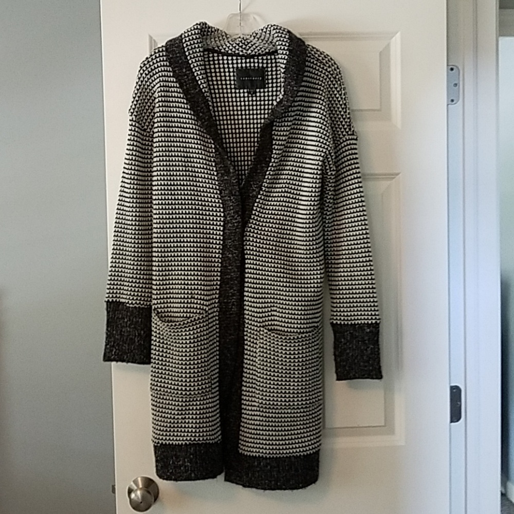 Sweater Duster clasp closure